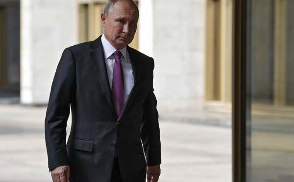 Poutine propose au Japon un traité de paix sans conditions, Tokyo répond froidement