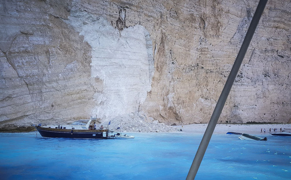 Eboulement sur une célèbre plage de Grèce : 7 blessés dont 4 Tchèques