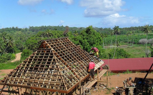 Communication de M. Louis FREBAULT, sur le Fonds de développement des archipels (FDA).