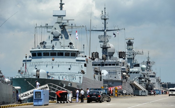 Une frégate française saisit 7,4 tonnes de haschich dans l'océan Indien