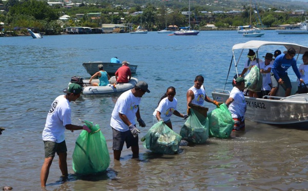EN BREF - l'AS Tefana organise un nettoyage de la baie de Vaitupa