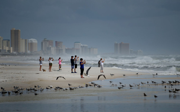 L'ouragan Michael "potentiellement catastrophique" commence à souffler sur la Floride