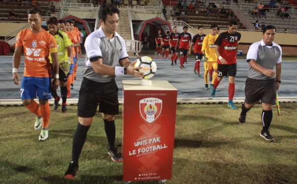 Football - Ligue 1 : Vénus et Pirae en tête du championnat