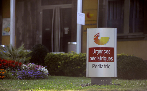Reims: un nourrisson de 13 mois meurt martyrisé, les parents mis en examen pour "meurtre aggravé"