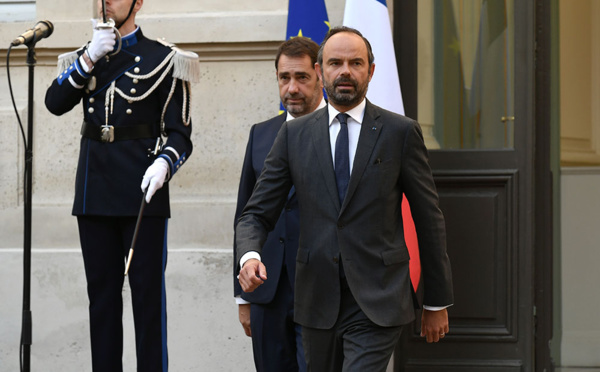 En quête d'un "second souffle", Macron remanie largement le gouvernement