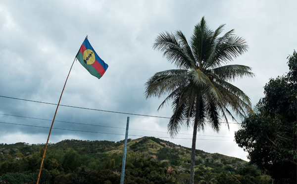 Référendum en N-Calédonie: le comité des sages appelle à la "modération"