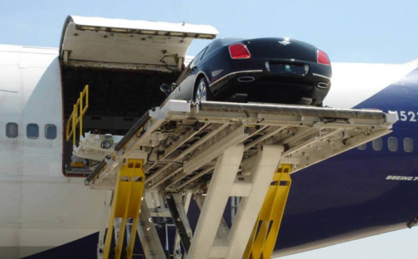 Après les Maserati, la Papouasie s'offre des Bentley pour le sommet de l'Apec