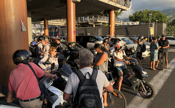 Pe'ape'a à l'embarquement de l'Aremiti