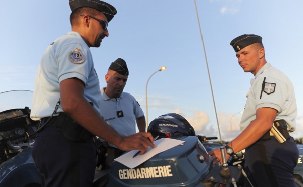 Martinique: Macron ne veut plus de l'emblème au relent esclavagiste des gendarmes