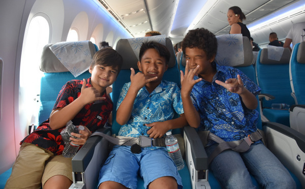 Baptême de l'air en Dreamliner pour une centaine d'enfants