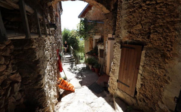 Privés de route, des habitants de Sospel obligés de randonner jusqu'à chez eux