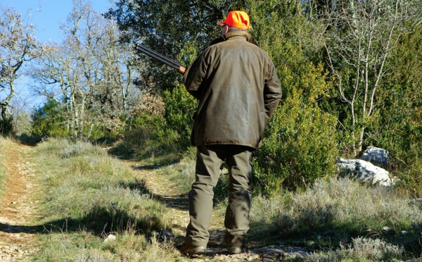 Vététiste tué par un chasseur: la chasse interdite dans la zone du drame