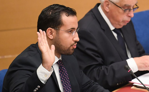 Benalla a raconté aux juges la "disparition" de SMS de son téléphone