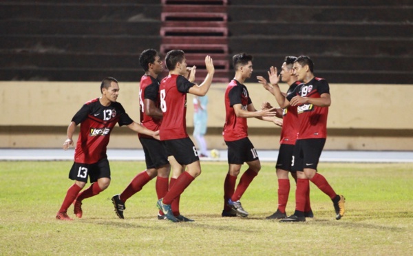 Football - Ligue 1 : Central et Manu Ura en tête