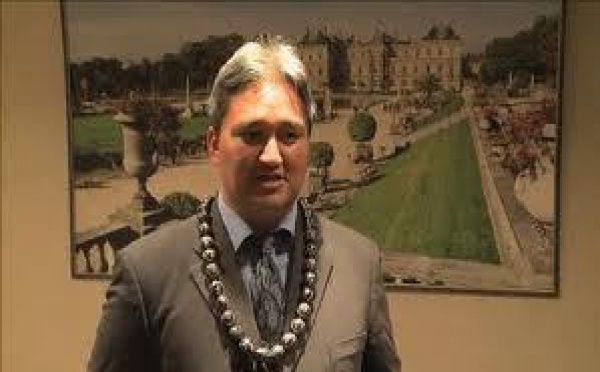 Le sénateur Tuheiava interdit d'exercer la profession d'avocat