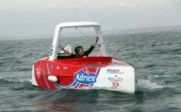 Pérou: la navigatrice Quéméré repousse sa TransPacifique "kite" de 48 heures