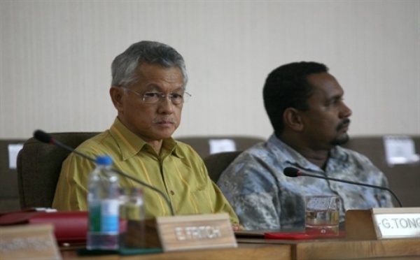 Gaston Tong Sang met fin aux fonctions de 6 ministres