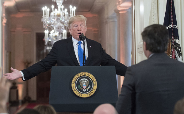 Donald Trump s'en prend avec virulence à la France et à Emmanuel Macron