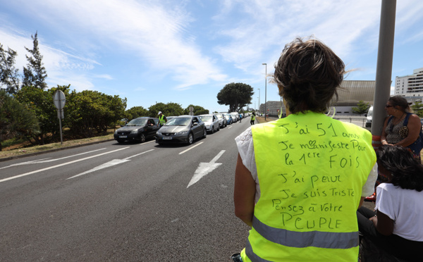 "Gilets jaunes": la Réunion secouée par une flambée de violences