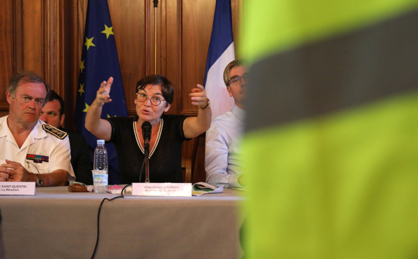 "Gilets jaunes": à La Réunion, la ministre des Outre-mer tente d'apaiser les tensions