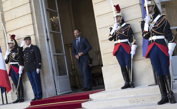 Smic: Matignon écarte le "coup de pouce", sourd aux appels des syndicats