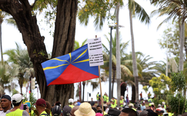 "Gilets jaunes": "risques avérés" de pénurie de produits de première nécessité à La Réunion