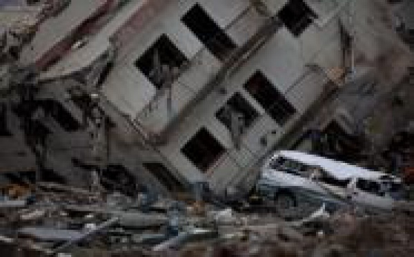 Japon: des internautes se réunissent pour créer un ouvrage sur le séisme