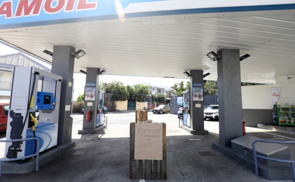 Gilets jaunes": retour au calme à La Réunion après une nuit d'affrontements au port