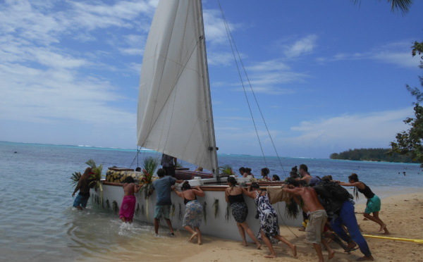 Vaapiti, la nouvelle pirogue double de Moorea