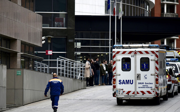Emoi après le meurtre d'un professeur devant une université des Hauts-de-Seine
