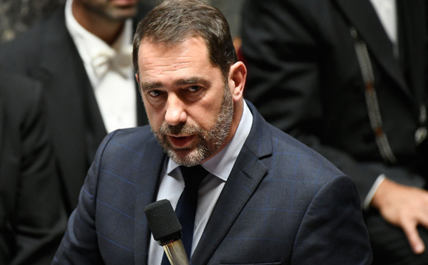 "Gilets jaunes": Castaner annonce une plainte contre Dupont-Aignan, qui ne se "taira pas"