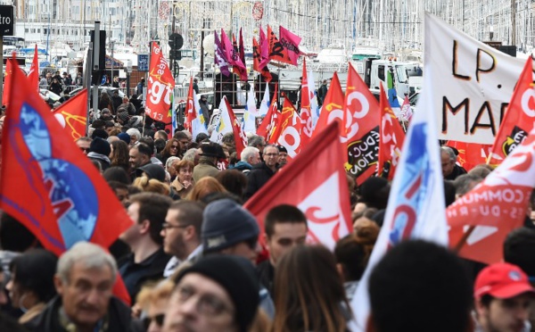 La CGT bat le pavé dans le calme pour tenter de se faire entendre