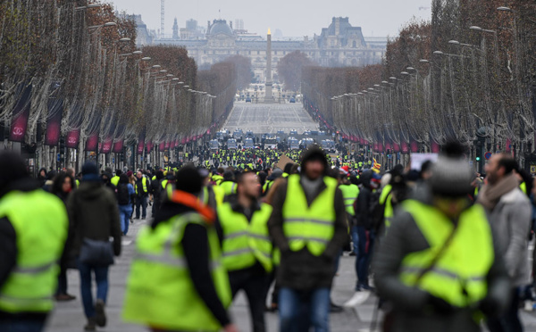 "Gilets jaunes": l'exécutif attaque une semaine décisive pour sortir de la crise
