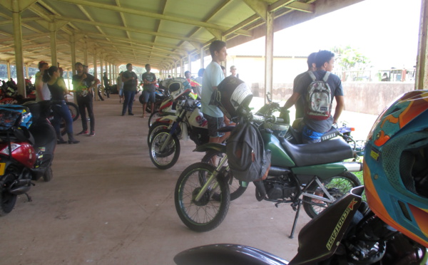 Les passionnés de moto réunis à Taravao