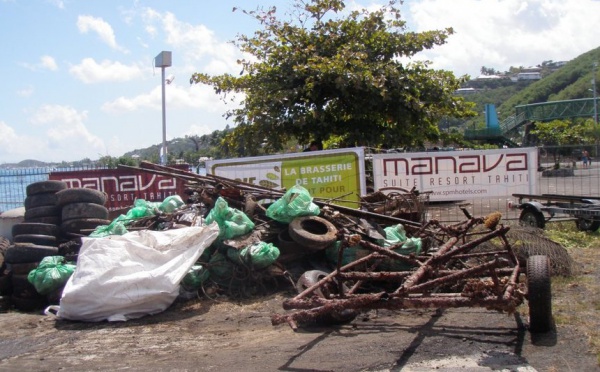 Les pêcheurs sous-marins unis pour nettoyer le lagon de Puna’auia