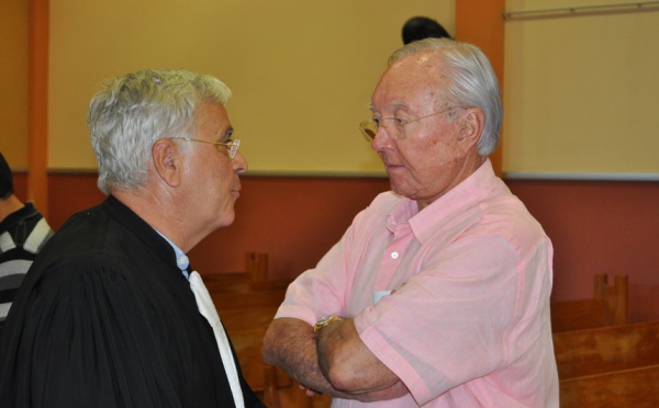 Procès des emplois fictifs : Gaston Flosse à la barre