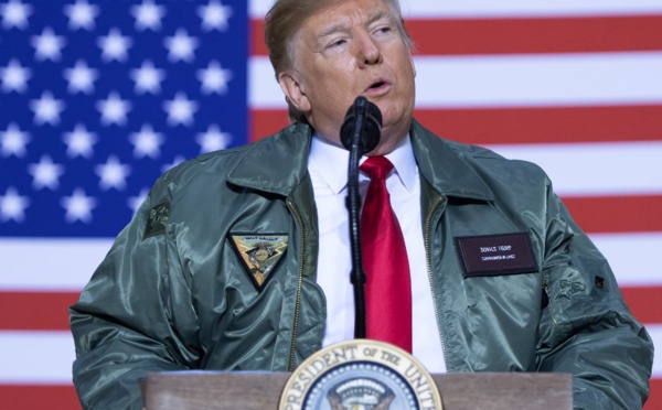 Visite surprise de Trump en Irak, sa première en zone de conflit