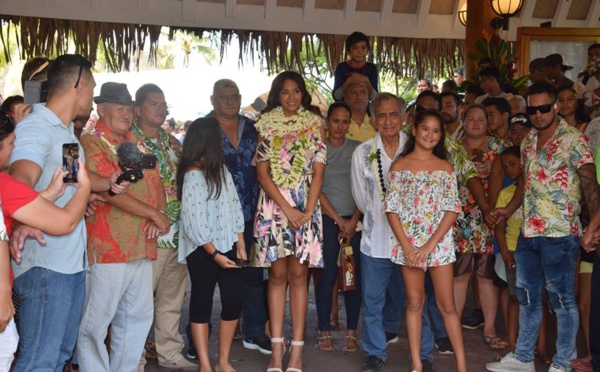Vaimalama Chaves à la rencontre des habitants de Faa'a