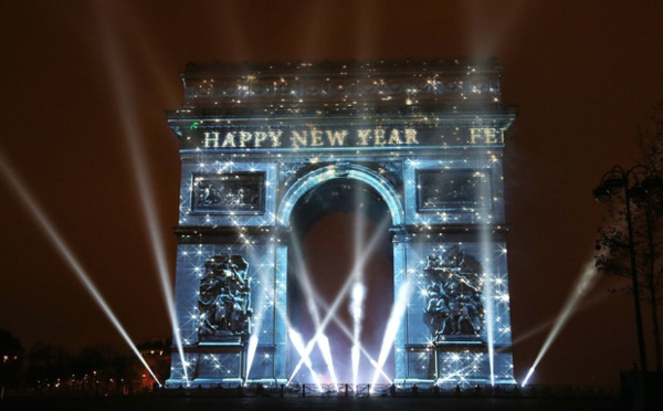 La France réveillonne sous haute surveillance