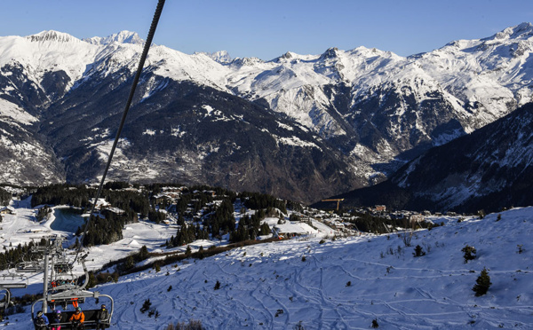 Savoie: un skieur polonais se tue en percutant un panneau de signalisation