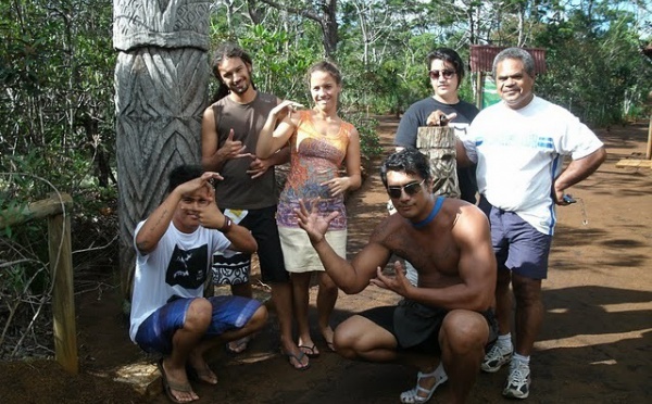 Concours « 9 SEMAINES ET 1 JOUR »  les 4 finalistes polynésiens de retour de Nouméa...