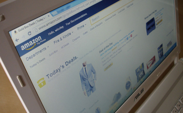 La France veut légiférer pour empêcher Amazon de jeter des invendus neufs