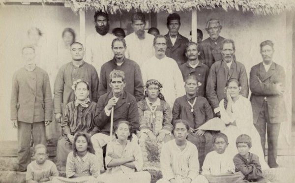 Carnet de voyage - 1877-1923 : Tamaeva IV et Tamaeva V ultimes reines polynésiennes