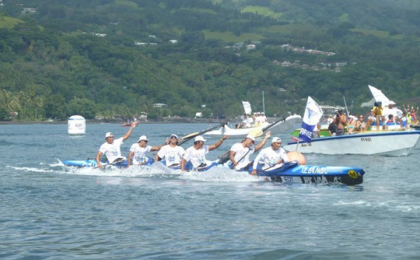EDT remporte la Tahiti Nui Va'a 2011
