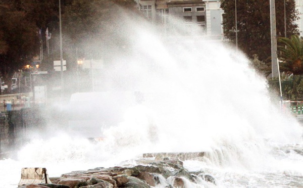 Tempête Gabriel: 41 départements en vigilance orange neige, verglas ou vent