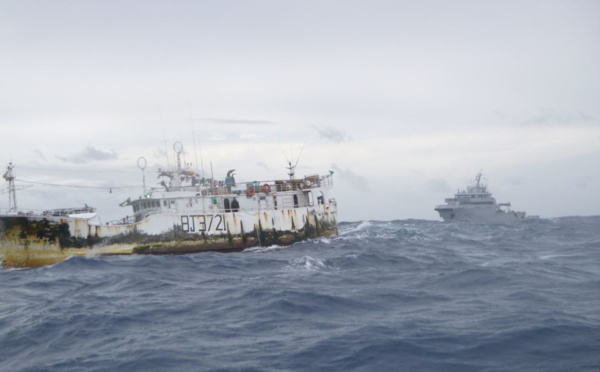 Le Bougainville intervient sur un incendie à bord d’un navire de pêche taïwanais