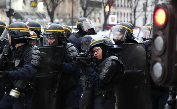Manifestations de "gilets jaunes": le Conseil d'Etat maintient l'usage du LBD
