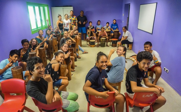 Des collégiens de Moorea initiés aux arts traditionnels