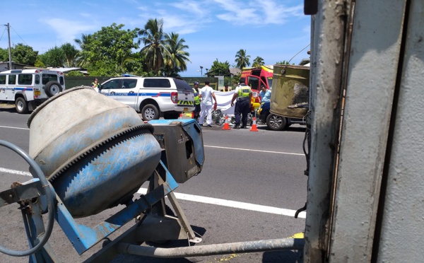 Un scootériste se tue sur la route à Paea