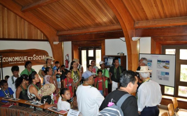 les lauréats du ‘ōrero visitent le CESC